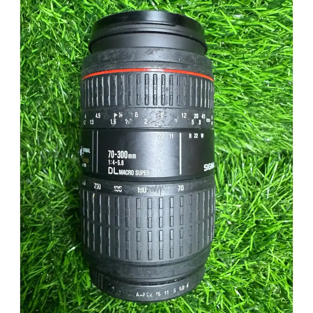 Sigma 70-300mm f/4-5.6 DL Macro Super Telephoto Zoom Lens Japan w/58mm UV Filter